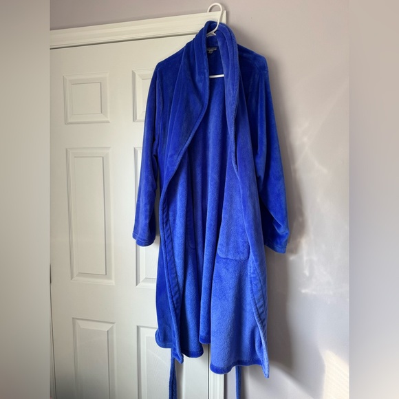 Plush Bath Robe - Picture 3 of 3